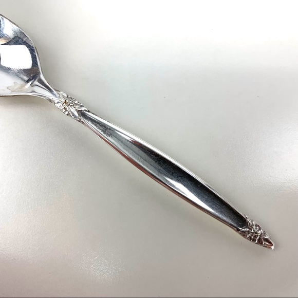 Rogers Bros. IS 1965 Vintage Silver Garland Pattern Demi-Tasse Spoons, Set of 5 - Picture 5 of 11